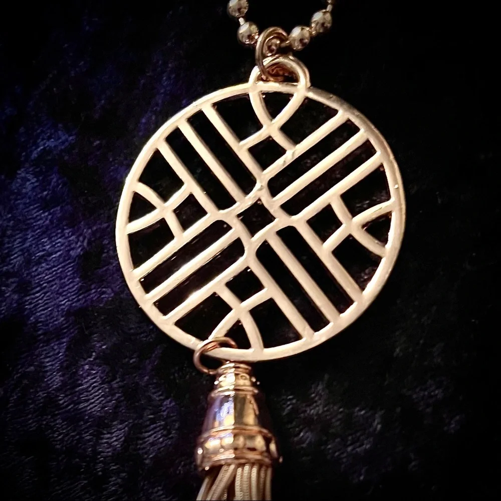 Stunning Rose Gold pendant necklace - Picture 3 of 4